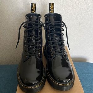Dr. Martens Zavala patent leather